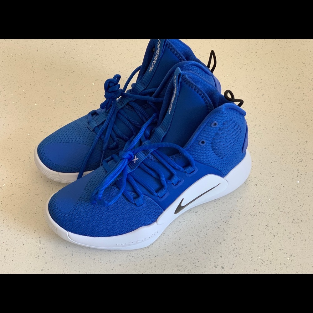Nike Hyperdunk Mid - Picture 3 of 4